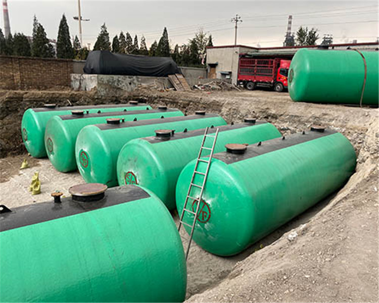 通益油罐廠家告訴您，加油站油罐積水的原因和危害